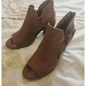 Maurices high block heeled sandals